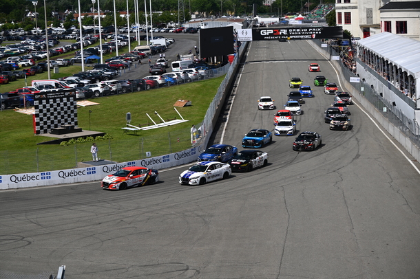 Photo - Valérie Limoges et Éric Chaput lauréats des courses de Coupe Nissan Sentra au Grand Prix de Trois-Rivières