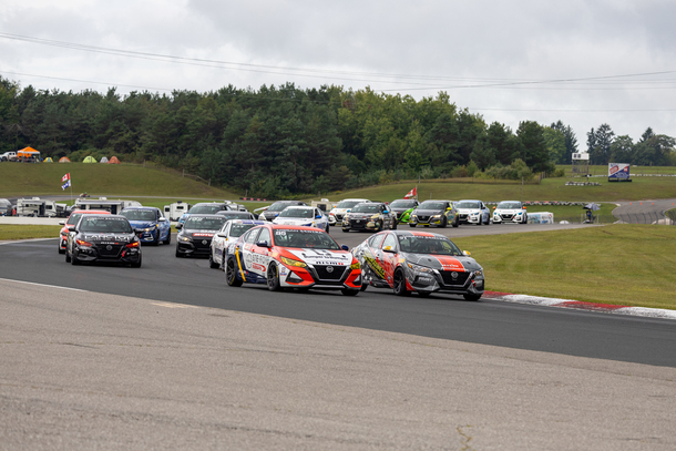 Photo - Première victoire pour Simon Vincent en Coupe Nissan Sentra; Valérie Limoges gagne la seconde course au CTMP et prend une option sur le titre